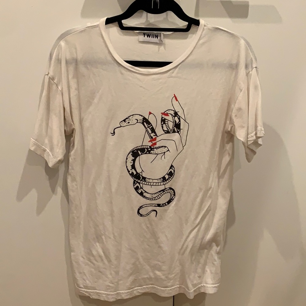 Graphic snake tee